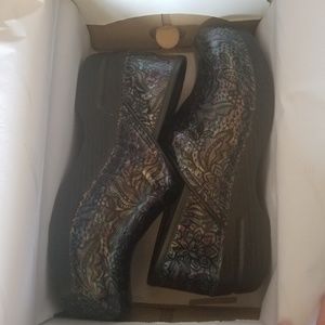 Dansko nursing shoes